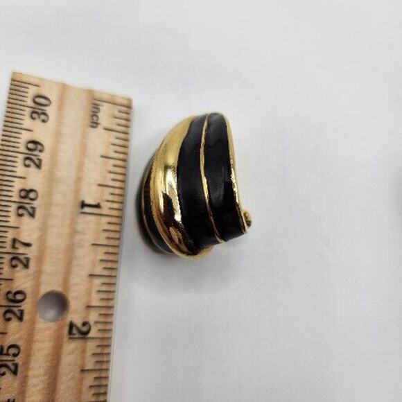 Vintage 1990s Large Black Enamel and Gold Tone Clip On Earrings Elegant Classy - Picture 6 of 6